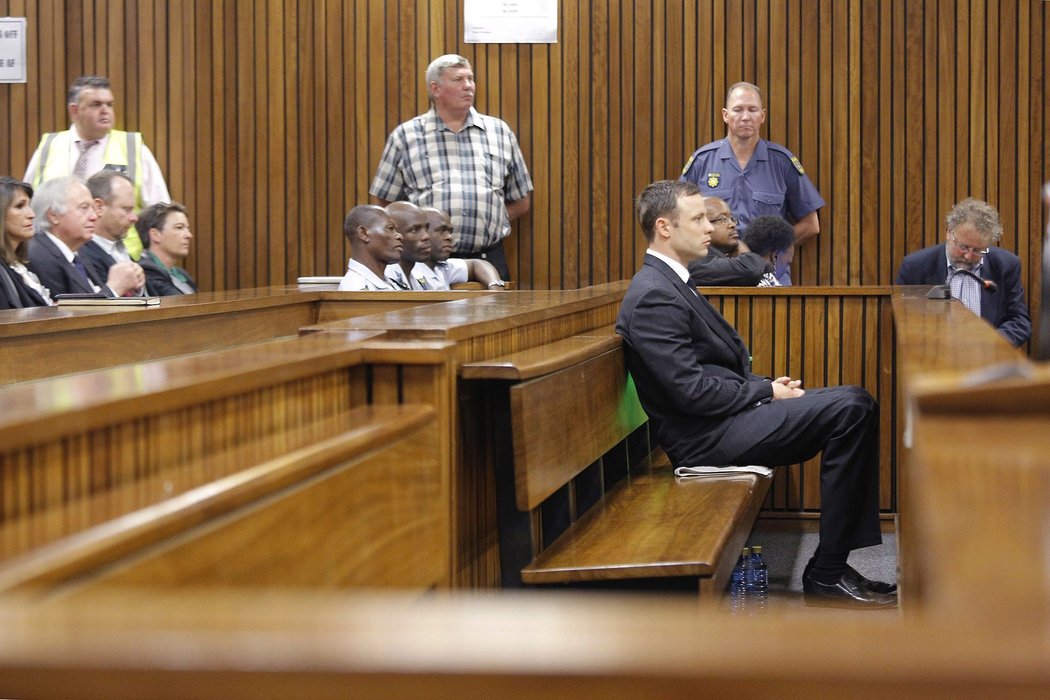 Oscar Pistorius v soudní síni při závěrečném dni svého procesu