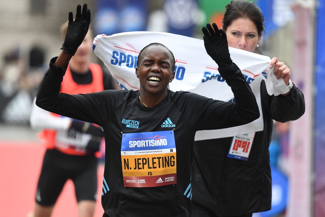 Brenda Jepletingová ovládla ženský závod