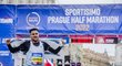 Jiří Homoláč v cíli při jednom z pražských půlmaratonů