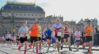 Vedro v Praze a kolapsy na půlmaratonu. Záchranáři aktivovali traumaplán