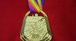 Zlatá medaile z MS v Londýně, kterou vybojovala Barbora Špotáková