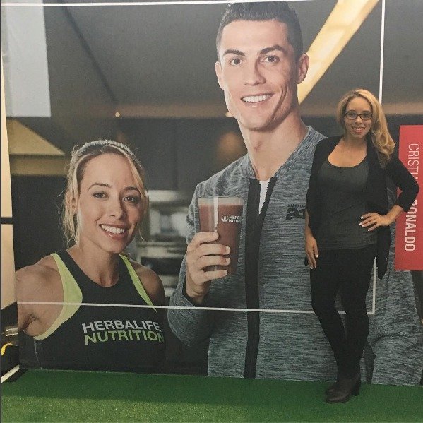 Cristiano Ronaldo se se Samanthou Claytonovou seznámil při práci pro americkou společnost Herbalife.