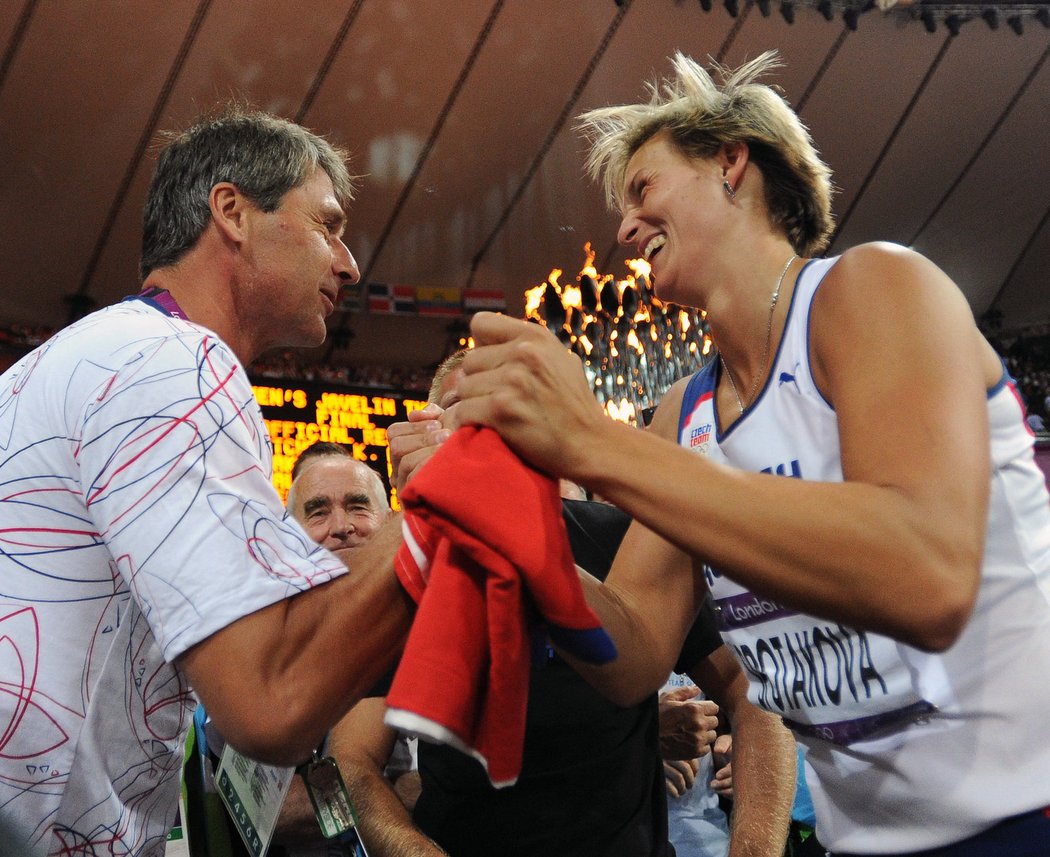 Díky trenére! Barbora běžela ihned po svém triumfu za Janem Železným