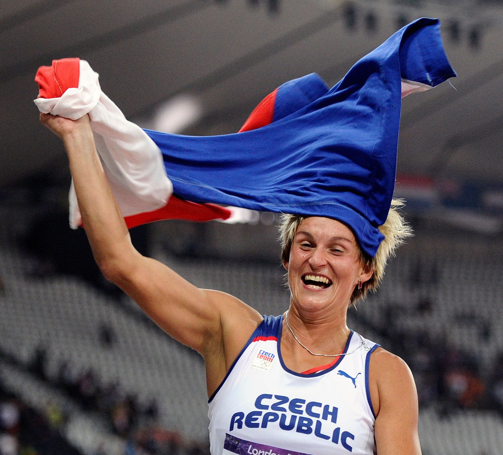 Nechtěla jsem se radovat předem, přiznala po závodě Špotáková. Pak ale už popuzdila uzdu emocím naplno Nechtěla jsem se radovat předem, přiznala po závodě Špotáková. Pak ale už popuzdila uzdu emocím naplno