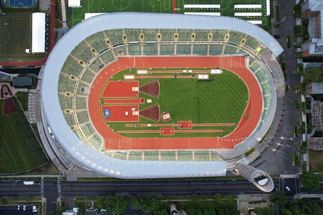Rekonstruovaný stadion Hayward Field v americkém Eugene - dějiště MS v atletice 2022