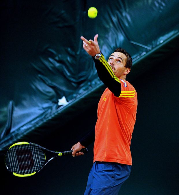 Roman Šebrle při servisu Roman Šebrle při servisu
