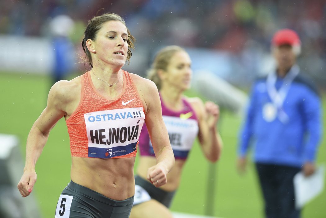 Disciplínu 400 m překážky vyhrála Zuzana Hejnová