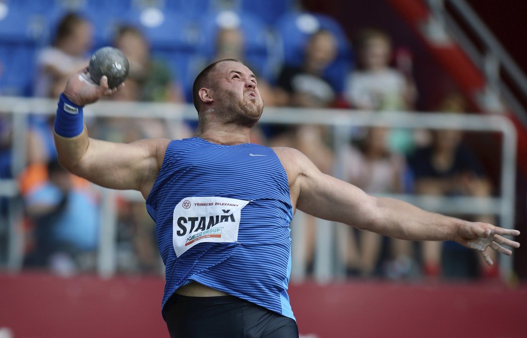 Koulař Tomáš Staněk při jednom ze svých pokusů na Zlaté tretře.