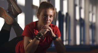 Atletický zázrak Malíková: O bolesti, loktech a „chlapech“ v závodech žen