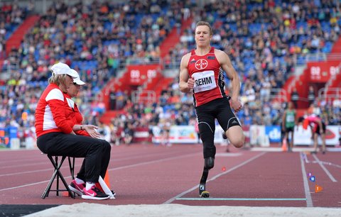 Německý handicapovaný skokan do dálky Markus Rehm na Zlaté tretře 2016