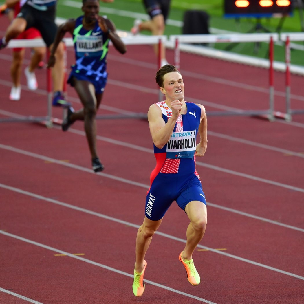 Karsten Warholm vyhrál na Zlaté tretře v Ostravě závod na 400 m překážek, ale na světový rekord nedosáhl