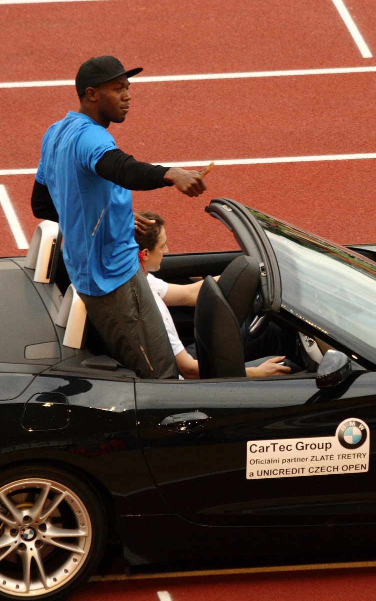 Usain Bolt je ostravskému publiku představován v luxusním vozu značky BMW