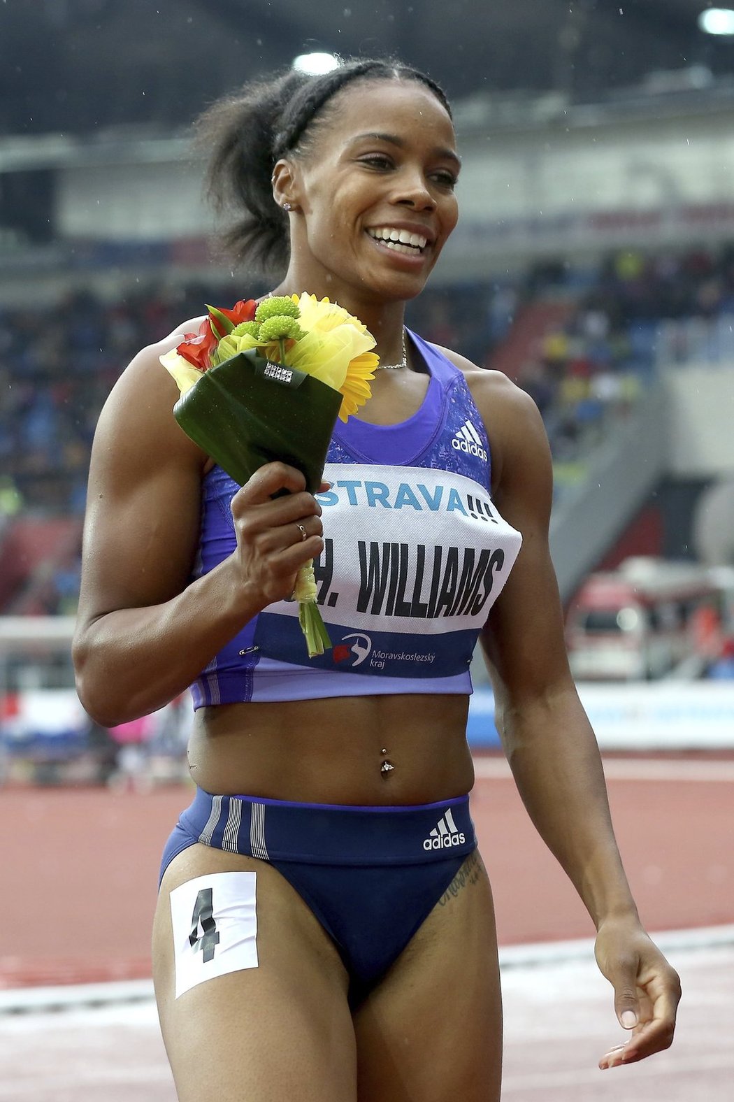 Vítězka běhu na 200 metrů Charonda Williamsová z USA.