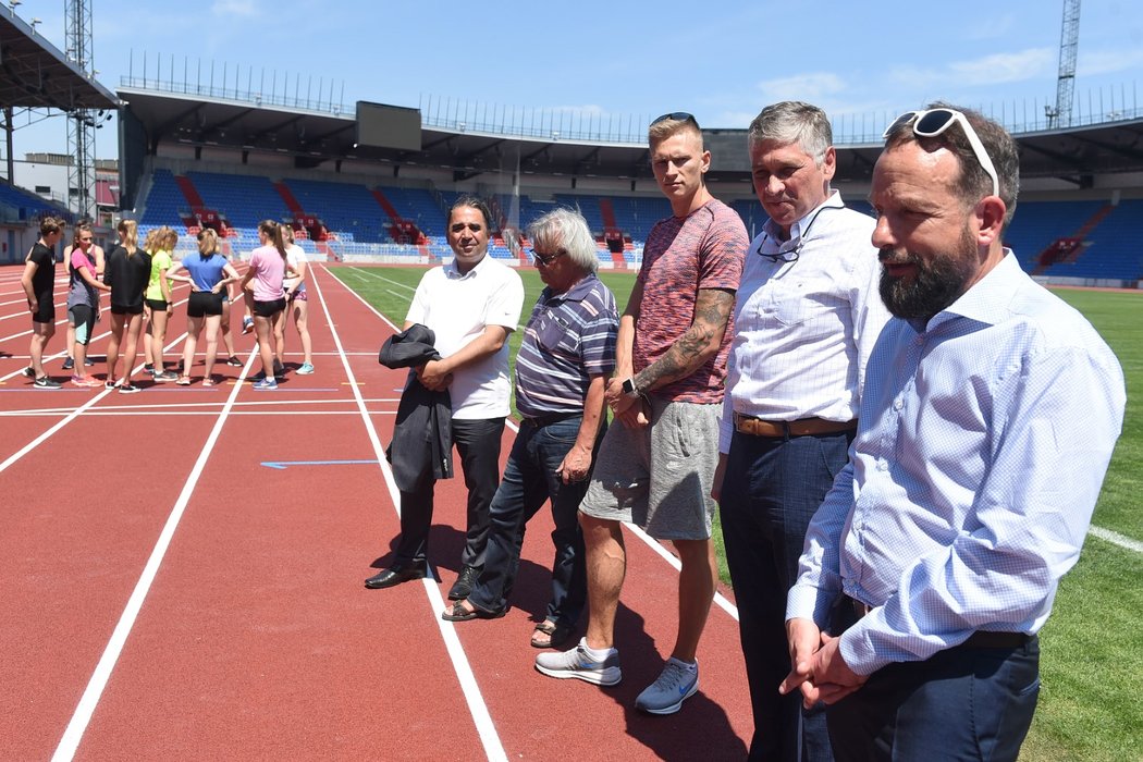 V areálu Městského stadionu Ostrava se konala tisková konference k 57. ročníku atletického mítinku Zlatá tretra Ostrava