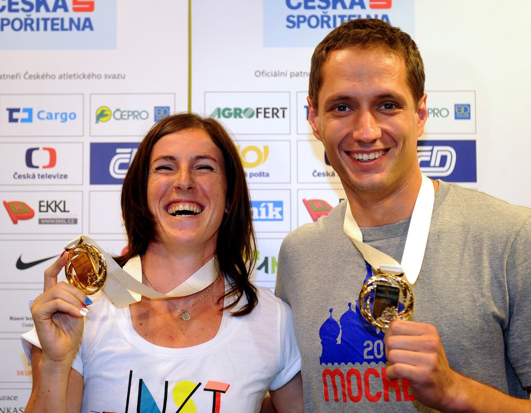 2013. Návrat úspěšné výpravy z MS v Moskvě. Zuzana Hejnová i Viítězslav Veselý brali zlato.