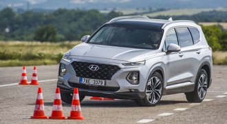 První liga. Hyundai Santa Fe patří mezi nejlepší ve své kategorii