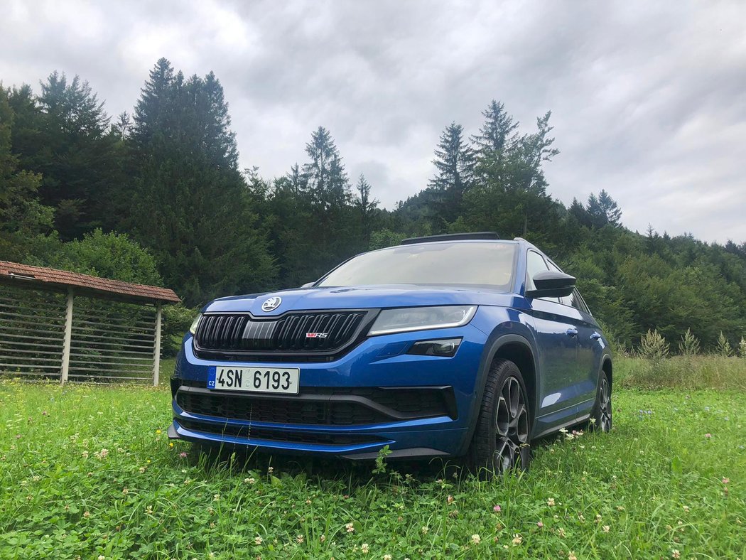 Kodiaq RS má navenek několik poznávacích znamení