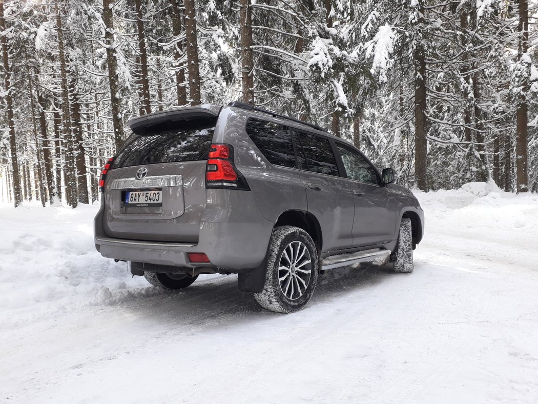 Toyota Land Cruiser dál zůstává obrem na silnicích