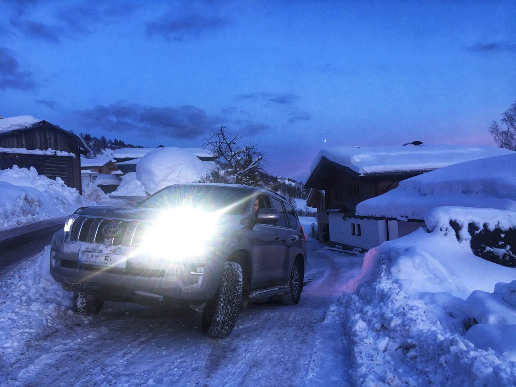 Během putování po horách se Land Cruiser nedostal do jediného problému