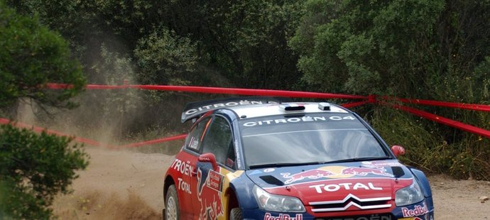 Sébastian Loeb ve svém závodním speciálu -  Citroënu C4 WRC