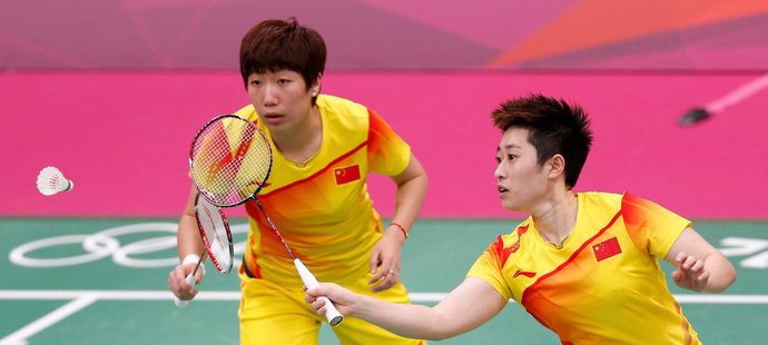 Úřadující světové šampionky Wang Siao-li a Jü Jang z Číny na OH dohrály. Vypustily zápas a světová badmintonová federace je diskvalifikovala