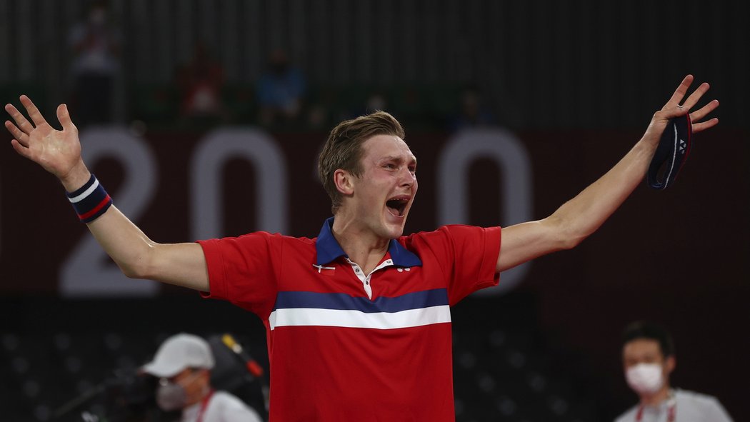 Dán Viktor Axelsen opanoval turnaj badmintonistů bez ztráty setu