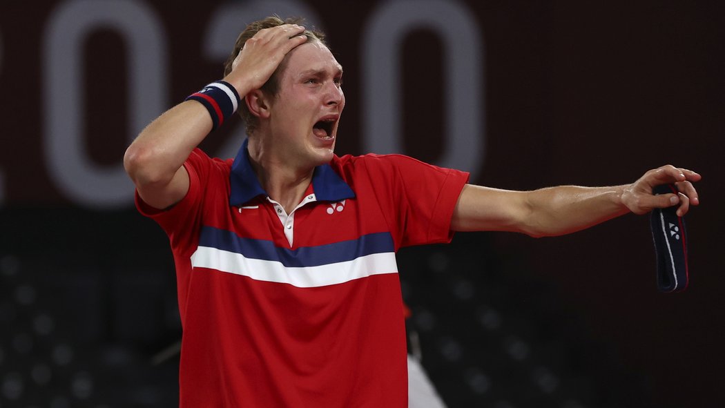 Dán Viktor Axelsen opanoval turnaj badmintonistů bez ztráty setu