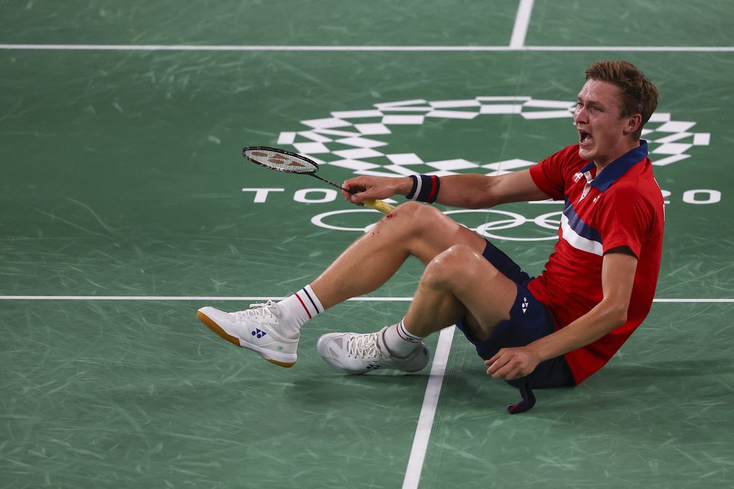 Dán Viktor Axelsen opanoval turnaj badmintonistů bez ztráty setu