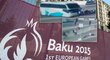Hrozivé VIDEO: Autobus srazil v Baku akvabely, jedné hrozí ochrnutí