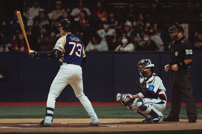 Baseballisti dali Koreji bod, pak přišla smršť. Český nadhazovač dostal milion wonů Baseballisti dali Koreji bod, pak přišla smršť. Český nadhazovač dostal milion wonů