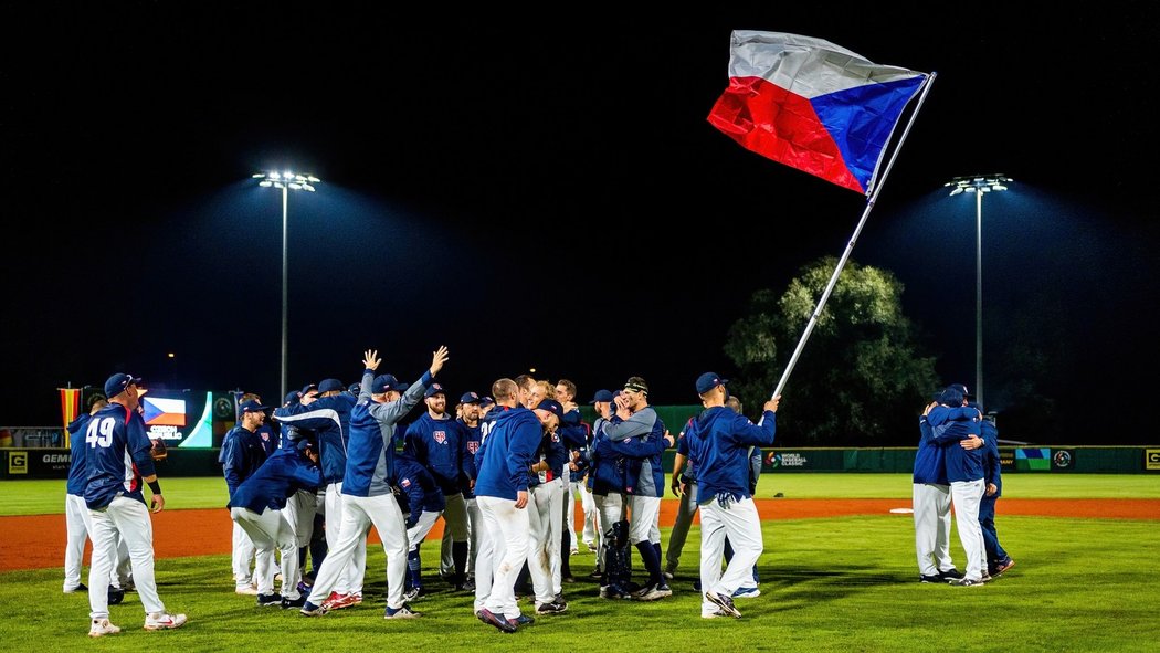 Čeští baseballisté oslavují postup na prestižní turnaj