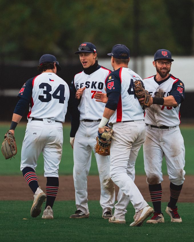 Další česká pohádka. Baseballisté po dramatu vzkazují volejbalistům: Držíme palce! Další česká pohádka. Baseballisté po dramatu vzkazují volejbalistům: Držíme palce!