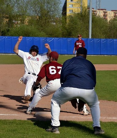 Slajd na 3. metu v utkání Skokani - Arrows