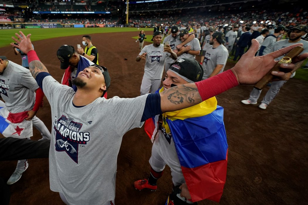 Baseballisté Atlanty Braves slaví po 26 letech triumf v MLB