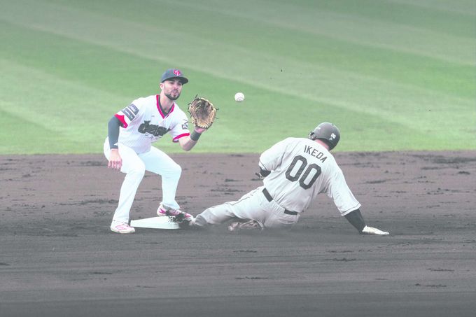 Češi opět mezi baseballovou elitou: další posila se zkušenostmi z MLB, po předcích sám pátral Češi opět mezi baseballovou elitou: další posila se zkušenostmi z MLB, po předcích sám pátral