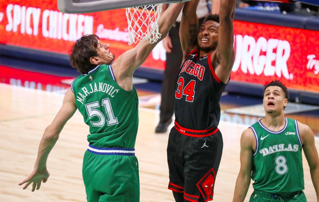 Basketbalisté Chicaga si poradili s Dallasem a ukončili sérii čtyř proher