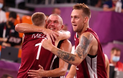 První olympijský turnaj basketbalistů 3x3 ovládli Lotyši