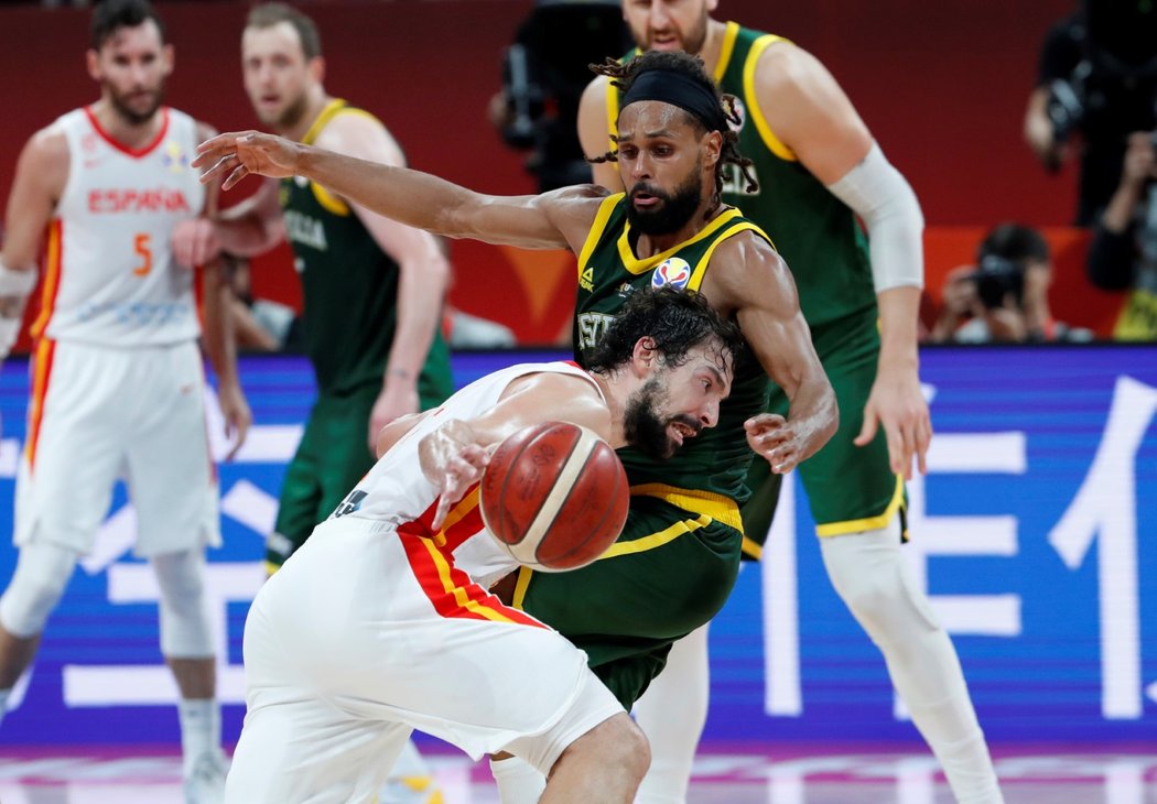 Semifinálové utkání basketbalového mistrovství světa mezi Španělskem a Austrálií