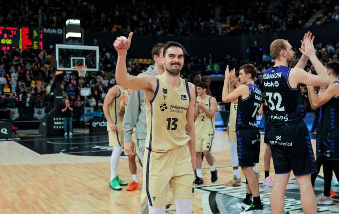 Satoranský trojkami podržel Barcelonu, ta nadále řádí. Veselého skolila chřipka Satoranský trojkami podržel Barcelonu, ta nadále řádí. Veselého skolila chřipka