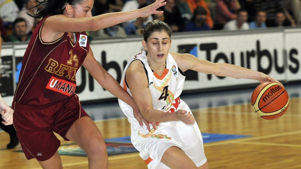 brěnská basketbalistka Zsofia Fegyvernekyová
