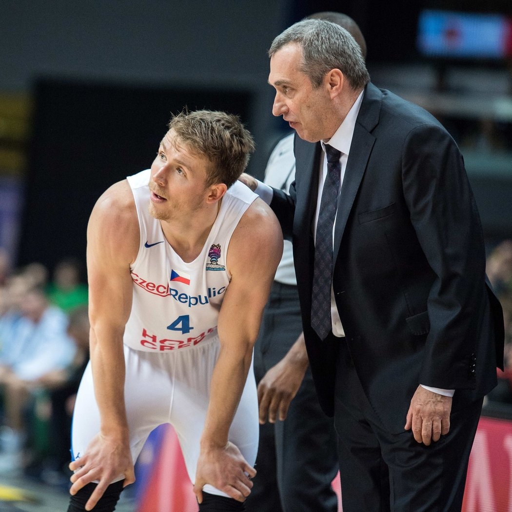 Trenér české basketbalové reprezentace Ronen Ginzburg kvituje přesun olympiády v Tokiu i mistrovství Evropy