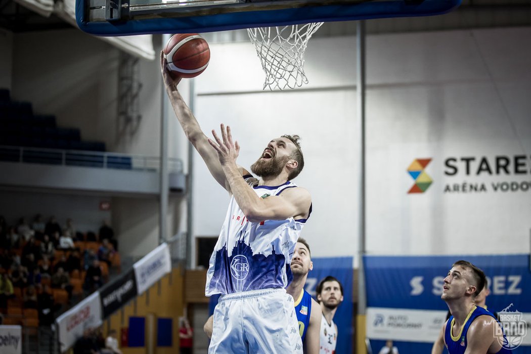 Brněnští basketbalisté aktuálně vévodí české lize. Dokážou sesadit Nymburk z mistrovského trůnu?