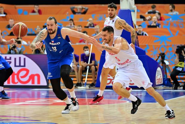 Ondřej Balvín stíhá soupeře Ondřej Balvín stíhá soupeře
