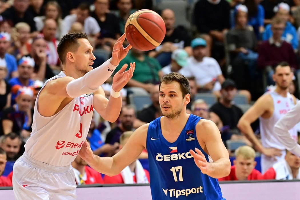 Čeští basketbalisté v duelu s Polskem