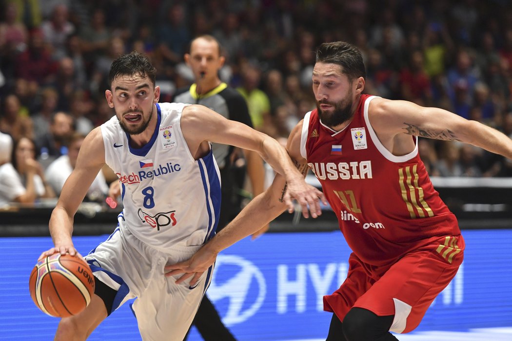 Basketbalová reprezentace v čele s Tomášem Satoranským postoupí na MS ze základní skupiny.