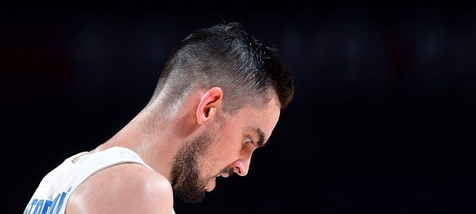 Tomáš Satoranský v dresu české basketbalové reprezentace, v kvalifikačním utkání bude znovu klíčovou postavou