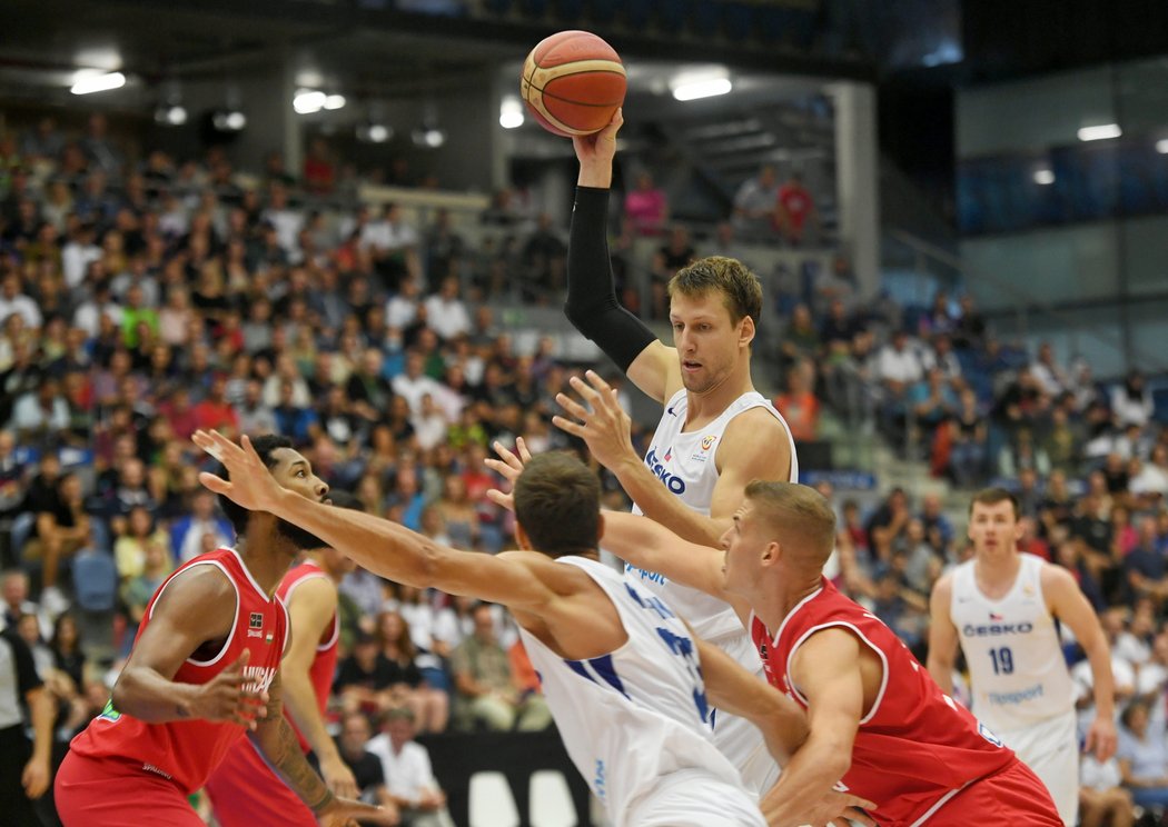 Čeští basketbalisté podlehli v Chomutově Maďarsku