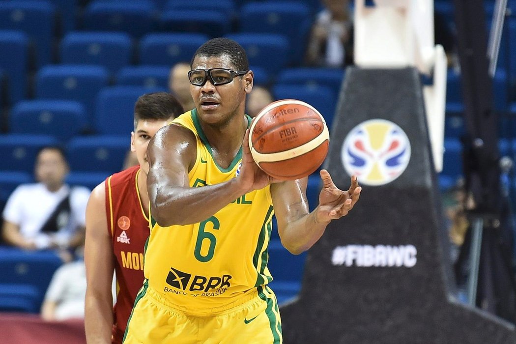 Pivot Brazílie Cristiano Felicio, budoucí spoluhráč Tomáše Satoranského v Chicagu