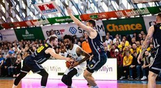 Euforie v Ostravě! Basketbalisté udolali mistra a slaví senzační semifinále