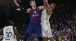 Český basketbalista Jan Veselý ve službách Barcelony během El Clásica proti Realu Madrid